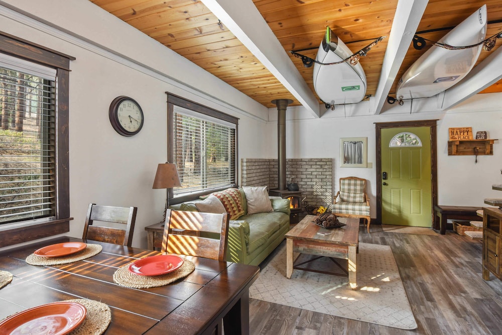 House, Multiple Beds, Patio, Mountain View (Incline Cottage) photo 1