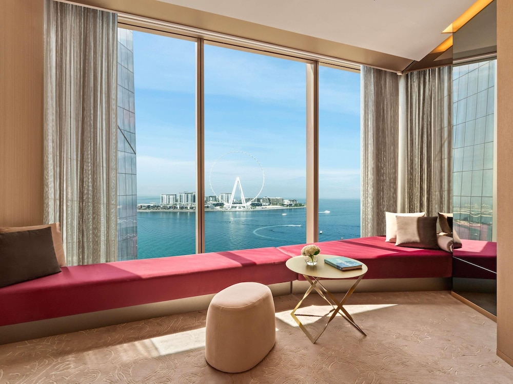 Room (Panorama) thumbnail 5
