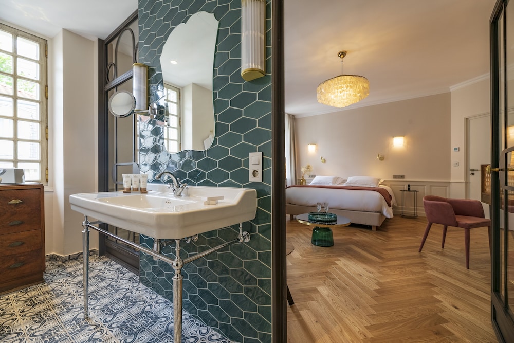 Basic Suite - Photo 3