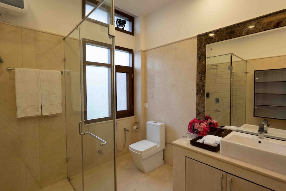 Suite Room - Photo 3