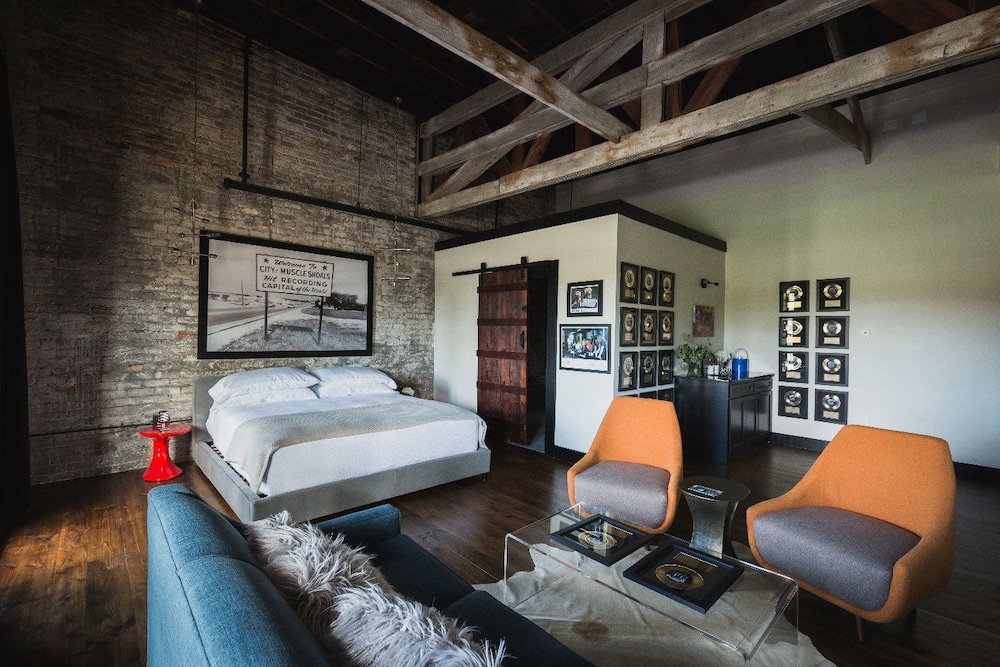 Superior Suite, 1 King Bed with Sofa bed, Bathtub photo 1
