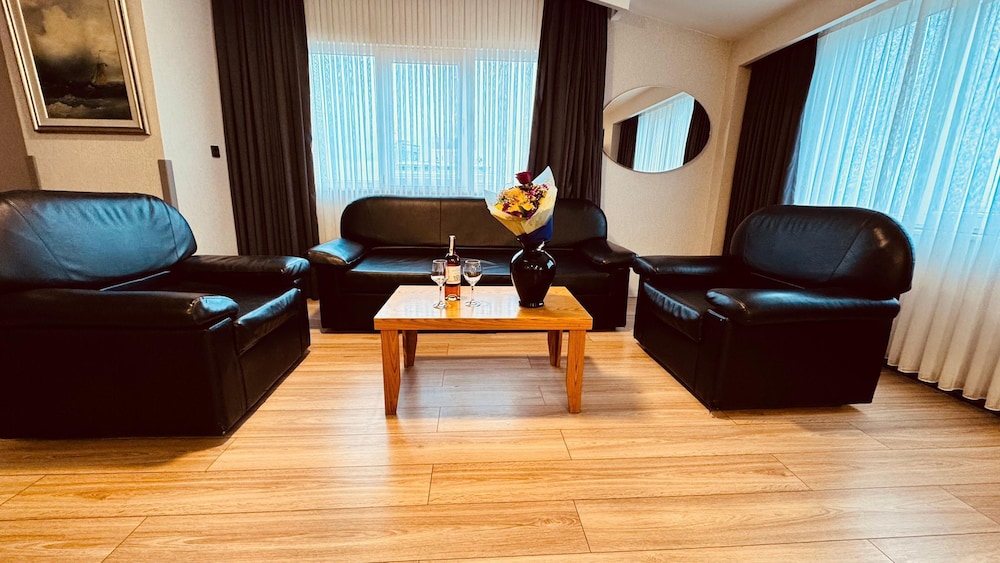Classic Studio Suite photo 3