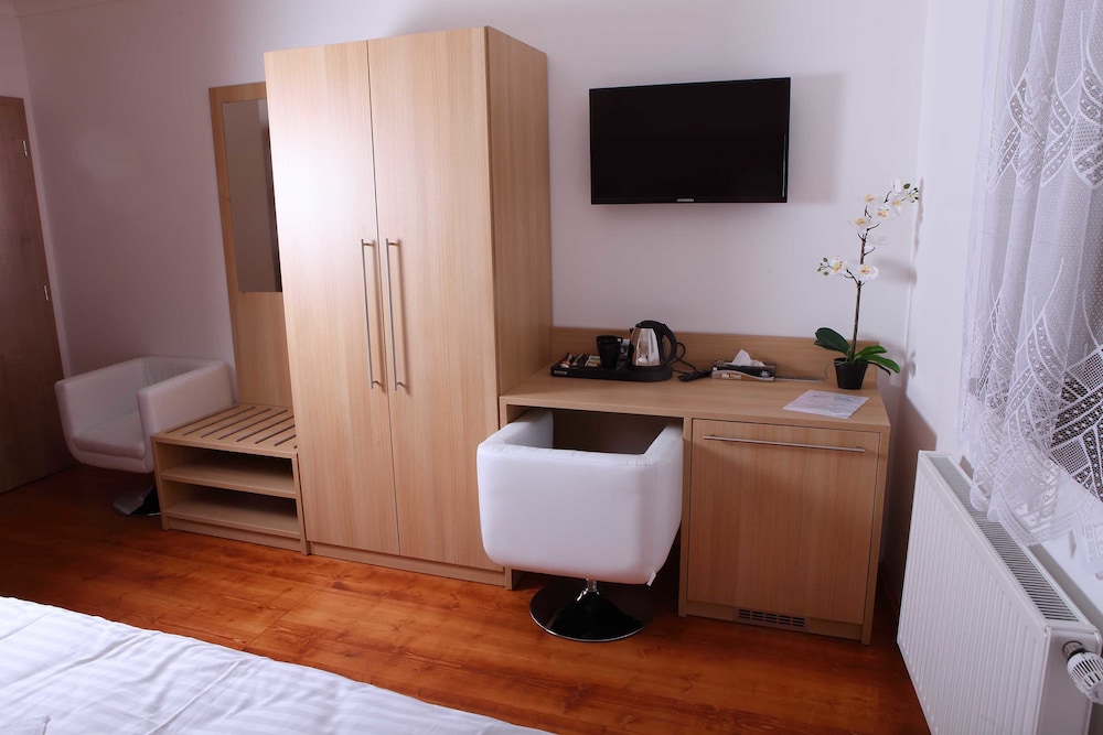 Romantic Double Room, 1 Bedroom, Refrigerator, River View photo 1
