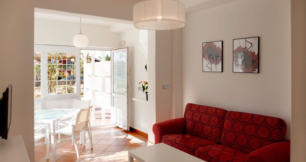 Apartment, 2 Bedrooms, Terrace photo 3