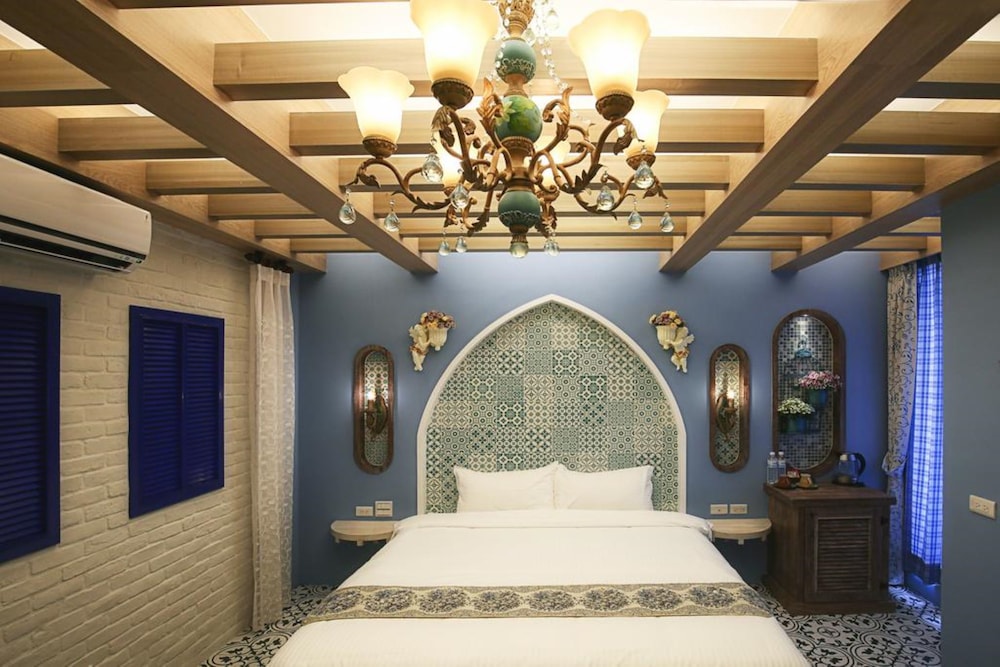 Deluxe Double Room, 1 Queen Bed, Balcony photo 3