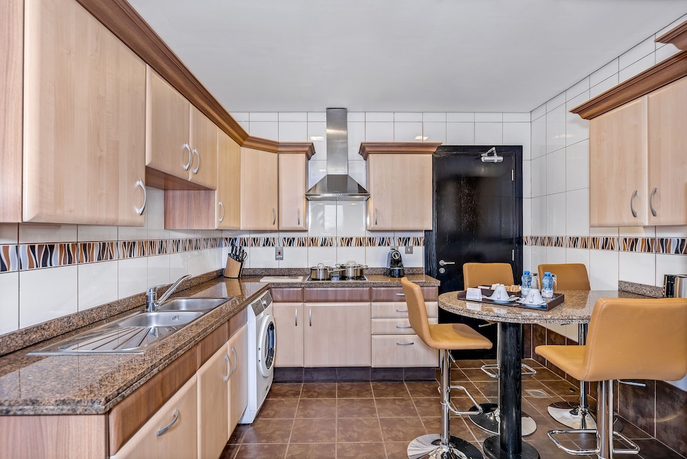 Suite (Premier Four Bedroom) - Photo 11