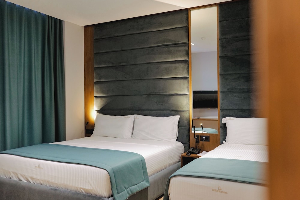 Triple Room, Hot Tub