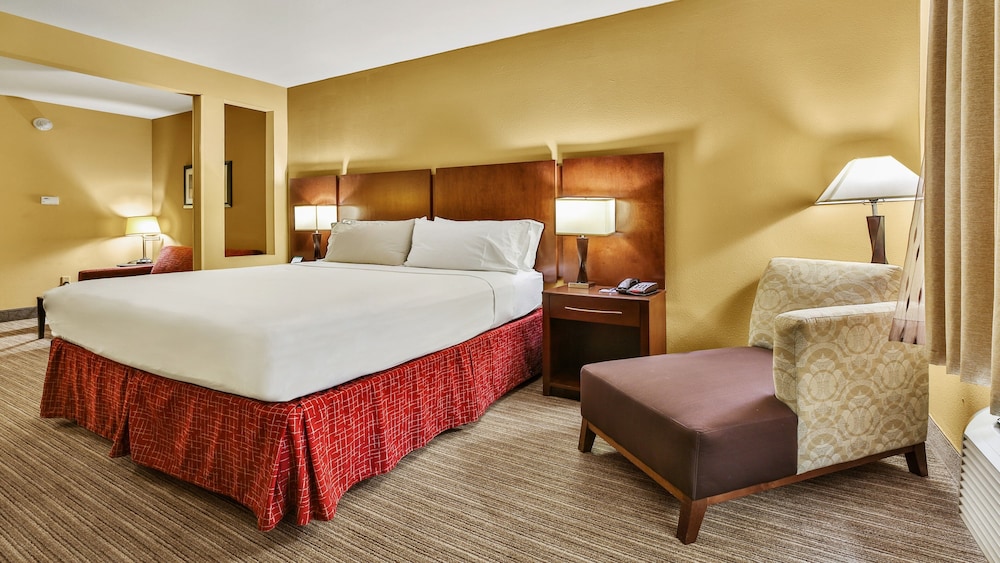 Suite, 1 King Bed - Photo 5