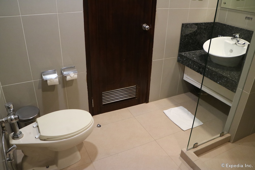 Suite, 1 King Bed, Non Smoking - Photo 7