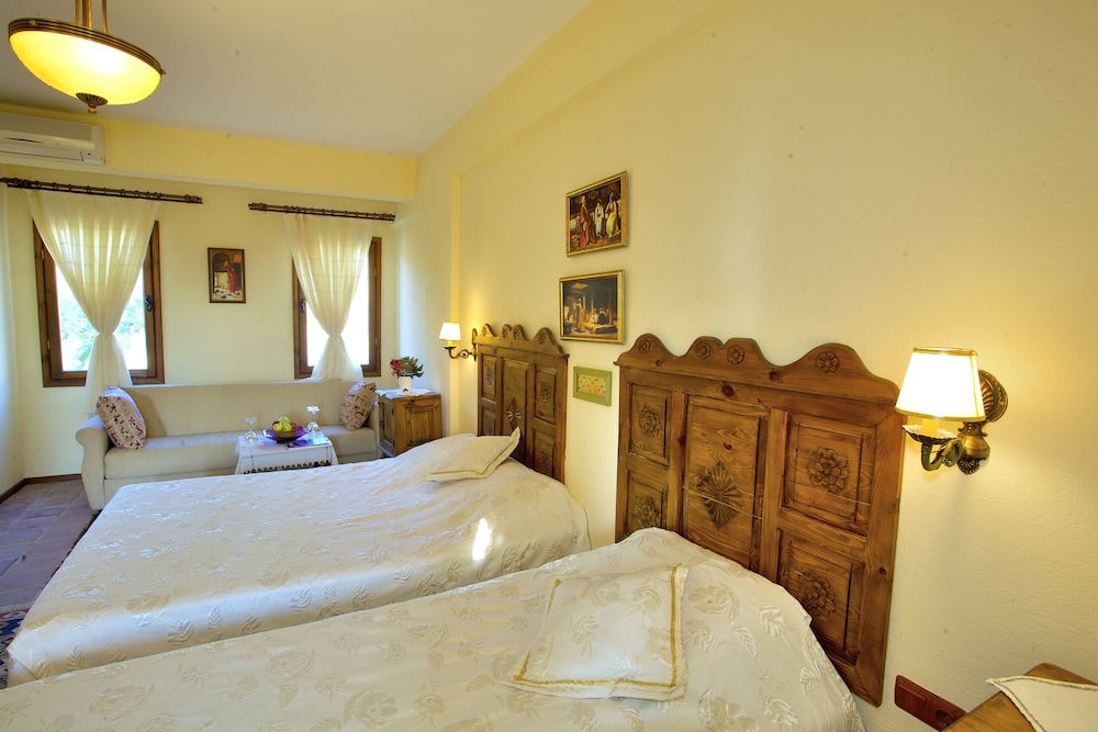 Standard Double Room - Photo 2