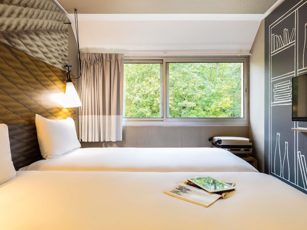 Standard Room, 2 Twin Beds - Photo 1