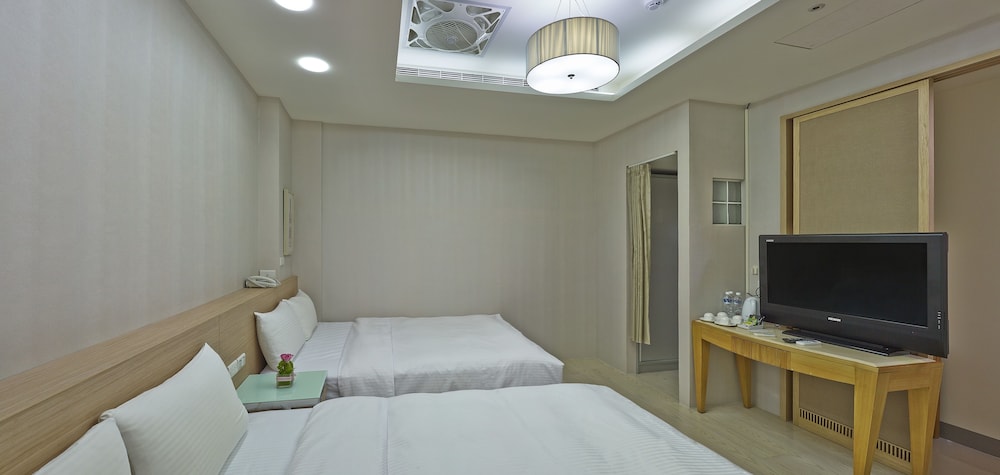 Standard Twin Room - Photo 3