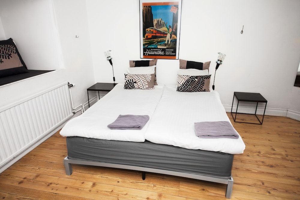 Double Room, Ensuite thumbnail 6