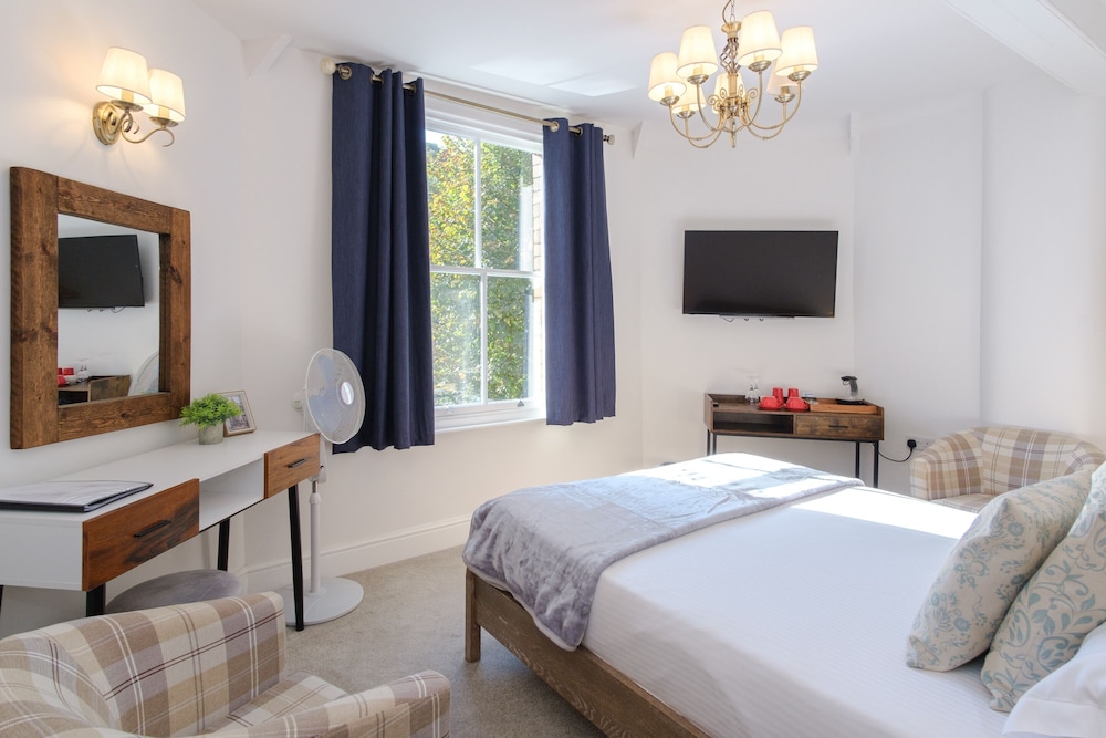 Superior Double Room, Ensuite, River View