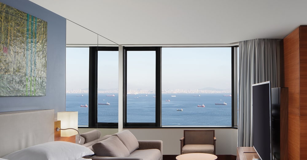 Premium Room, 2 Twin Beds, Sea View thumbnail 5