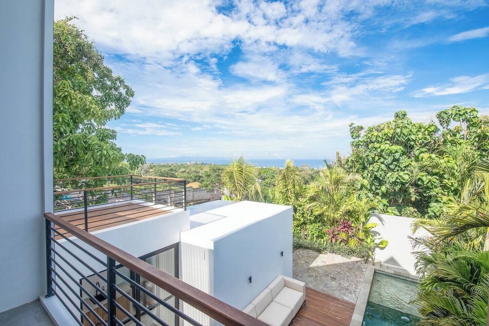 Villa photo 2