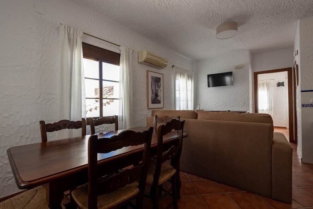 Family Apartment, Multiple Beds photo 2