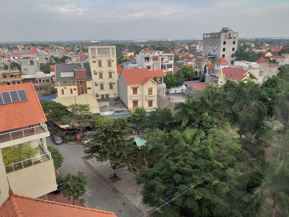 Basic Apartment, 1 King Bed, City View photo 3