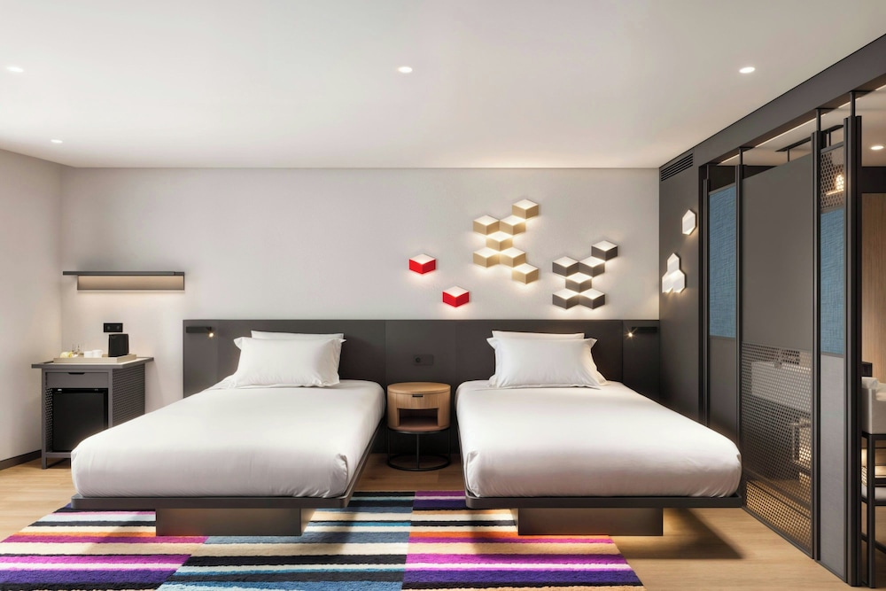 Room, 2 Twin Beds, City View photo 1