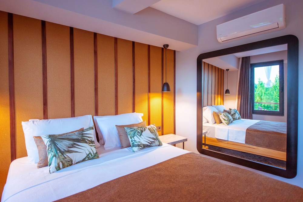 Superior Room, Garden View