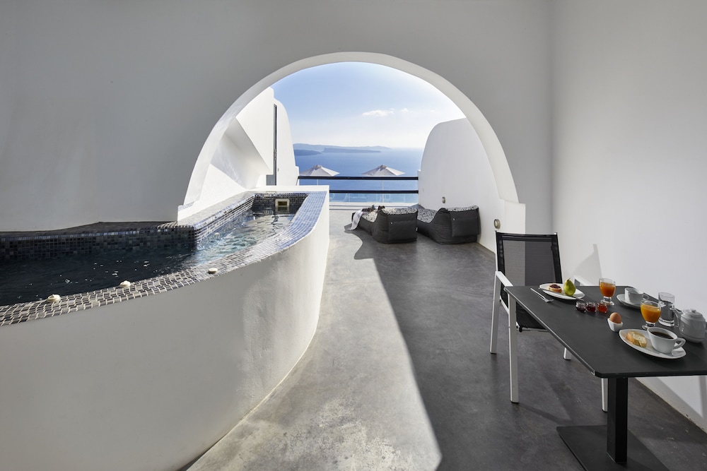 Deluxe Suite, Hot Tub - Photo 20