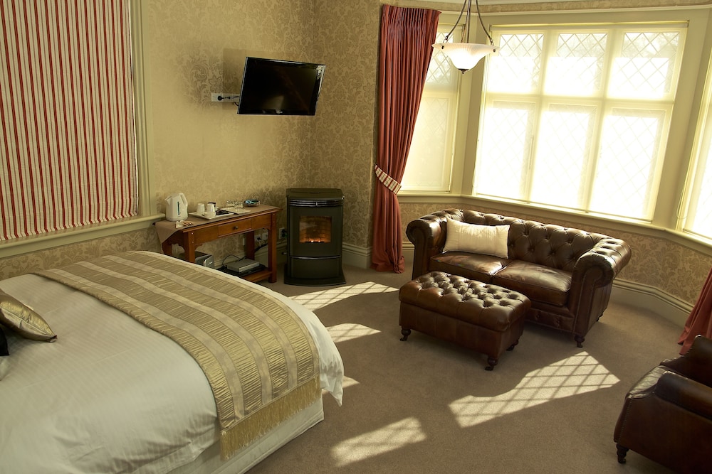 Luxury Double Room, 1 King Bed, Private Bathroom, Garden View photo 1