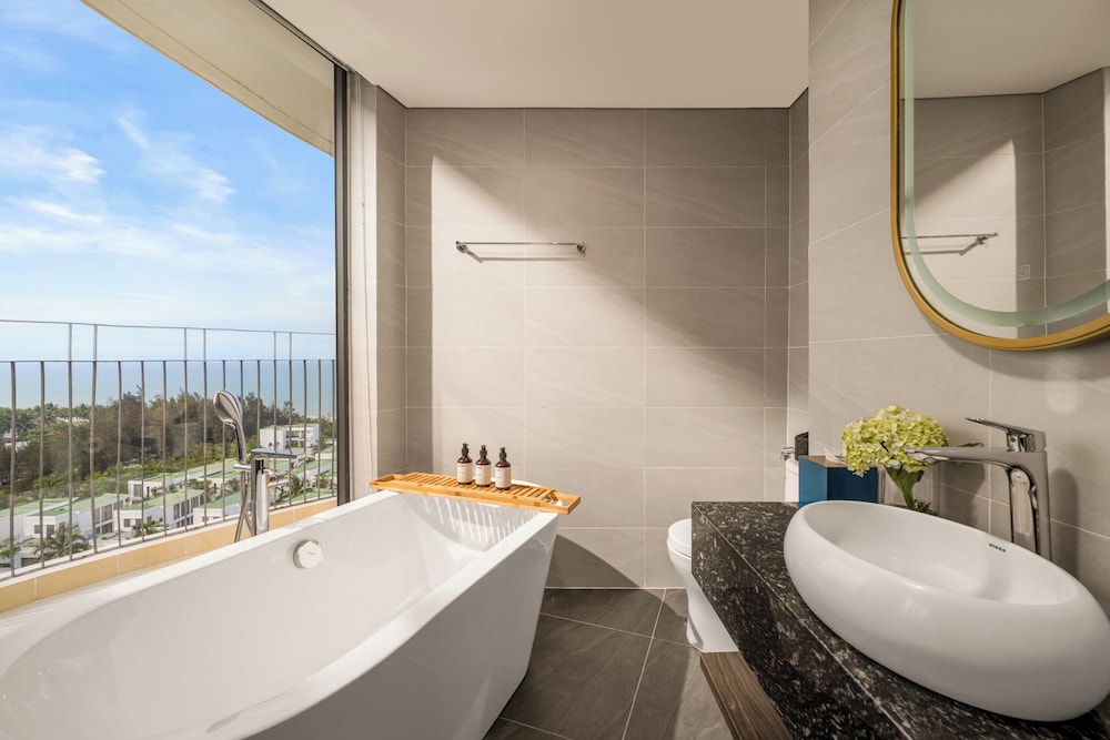 Three-Bedroom Ocean View Suite