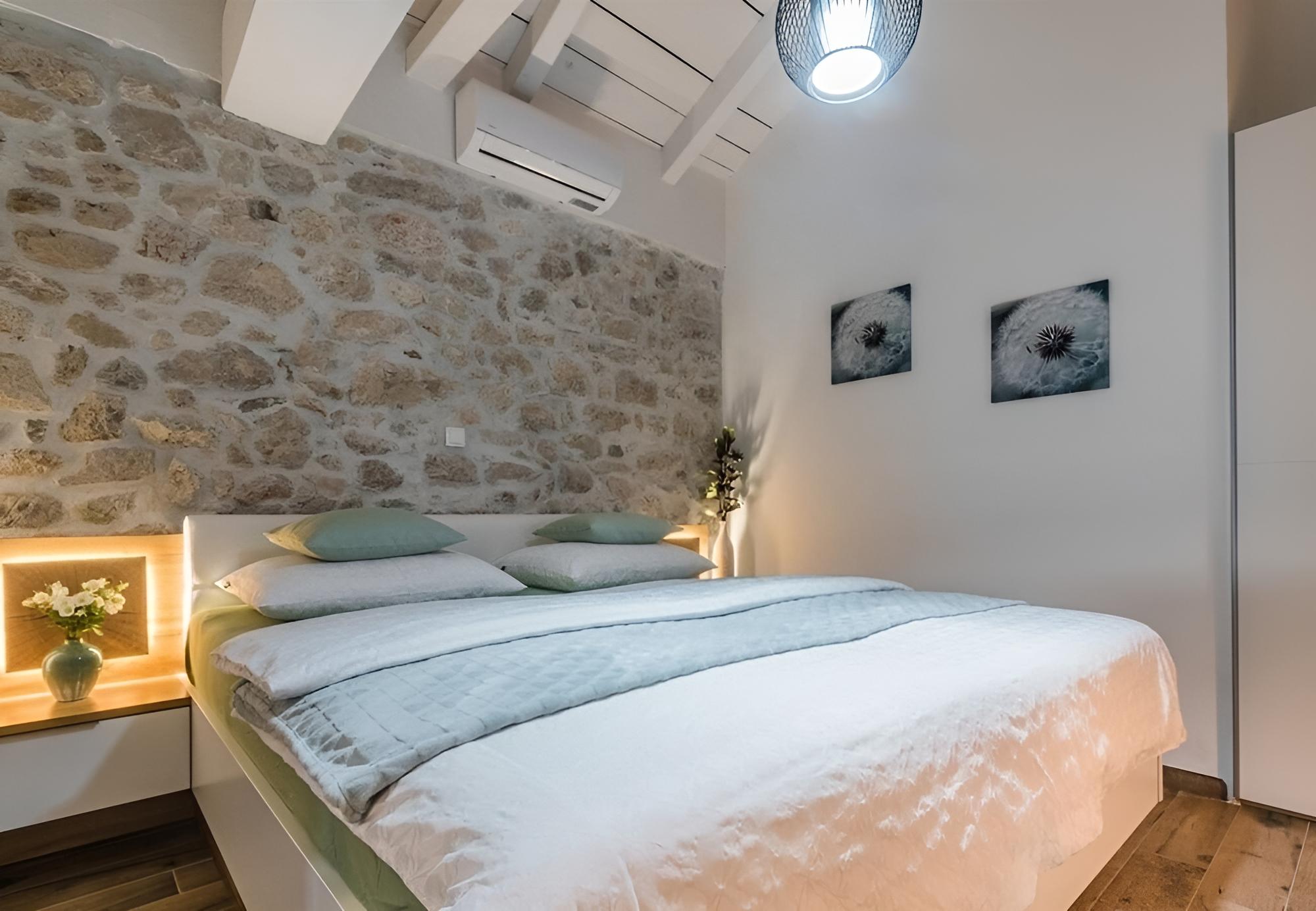 House (Leonarda - luxury stone house - H(6+1) photo 2