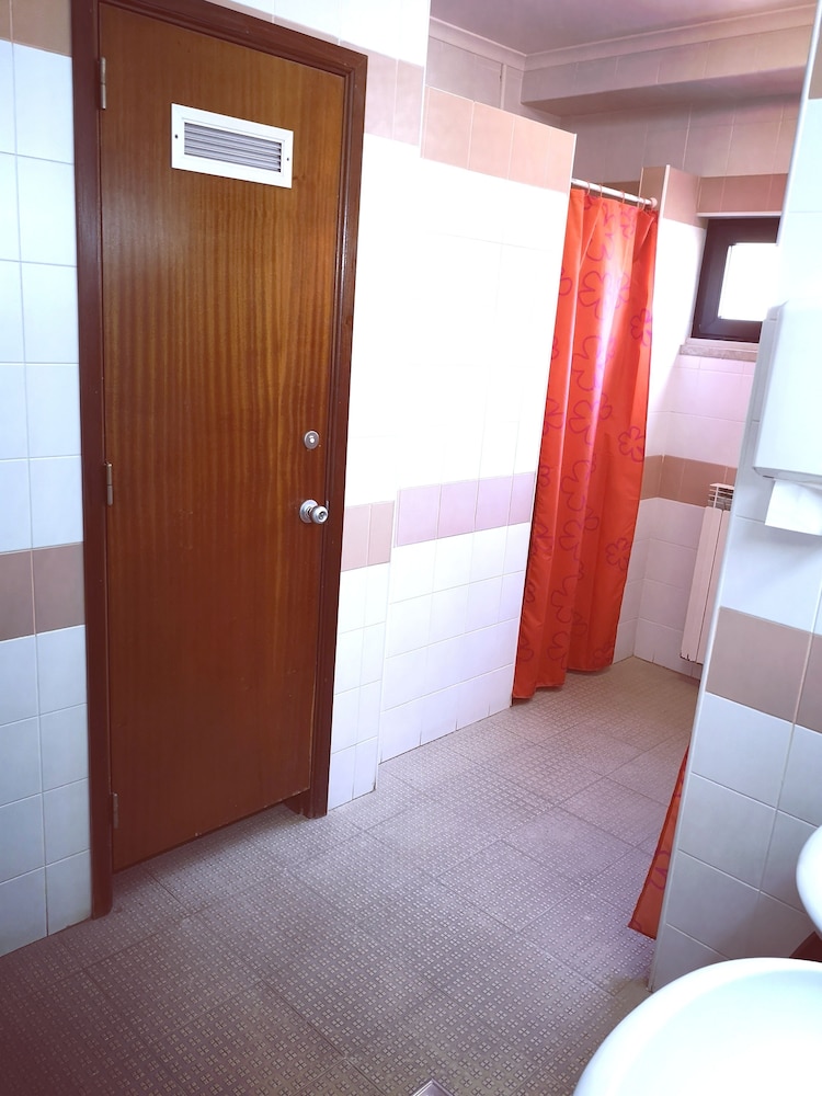 Shared Dormitory, Men only, Shared Bathroom (1 Bed in a 6 Bed Dorm) photo 3