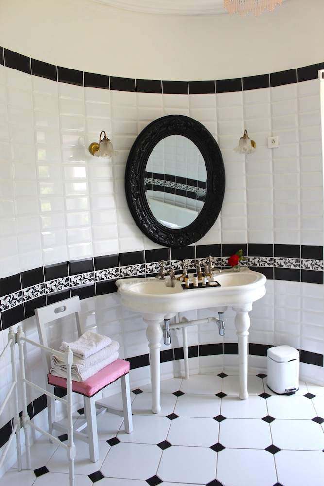 Deluxe Suite photo 2