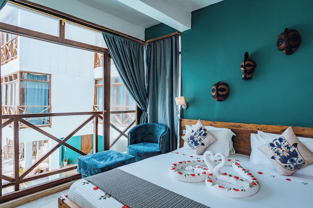 Classic Room, Partial Ocean View
