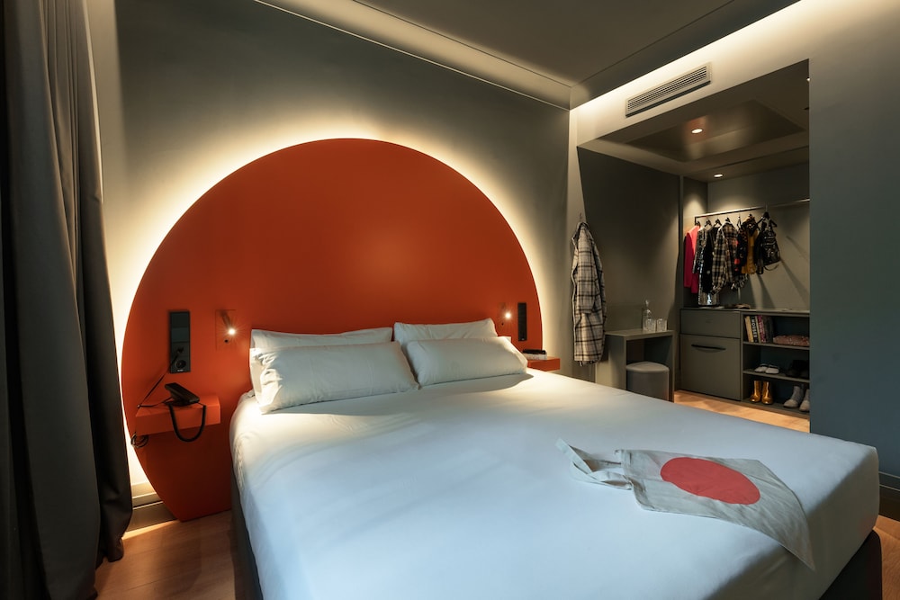 Deluxe Room - Photo 4