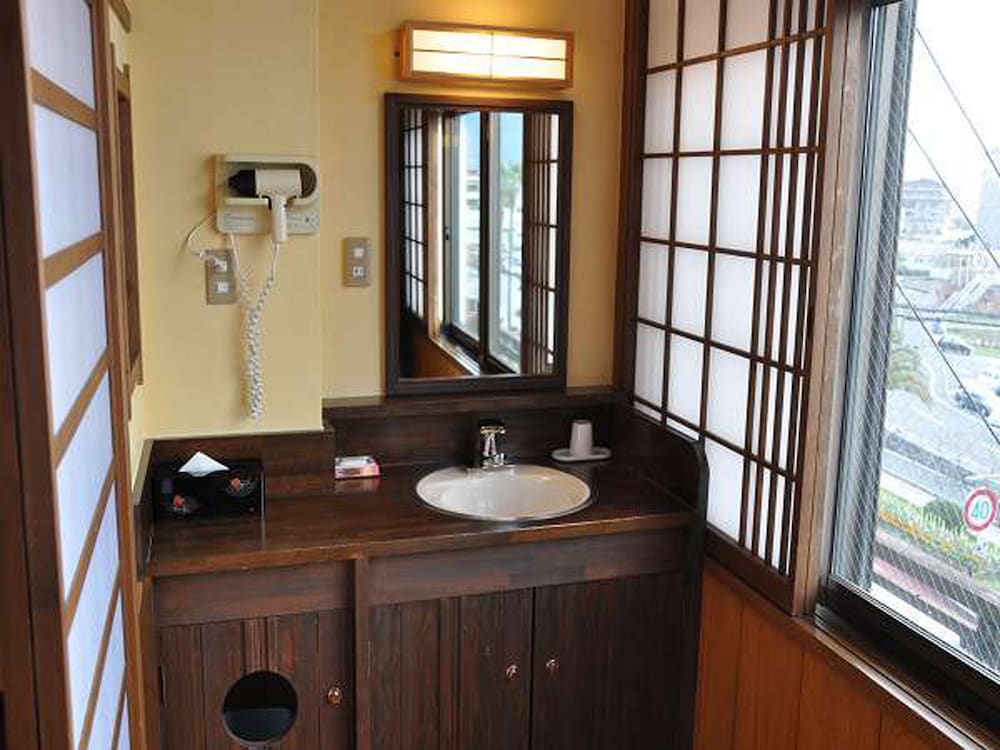 Japanese Room With 8 Tatami Spaces photo 3