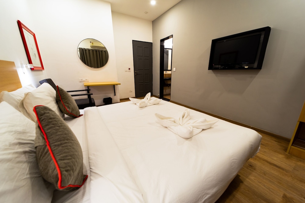 Deluxe Room - Photo 4