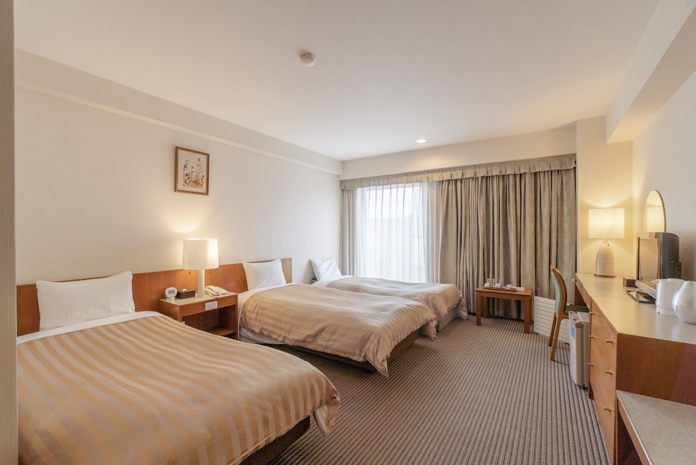 Twin Room with Extra bed, Non smoking photo 1
