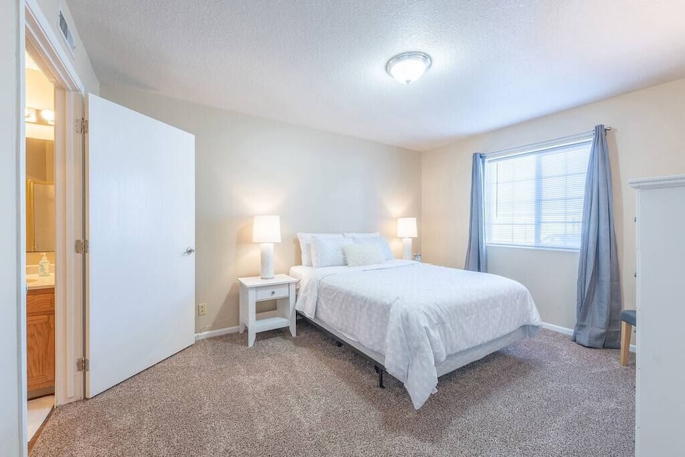 Charming 2BD Home Away From Home, Foto 2