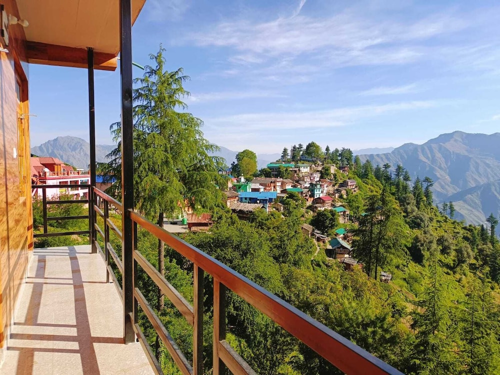 Deluxe Double Room, Balcony, Mountain View photo 2