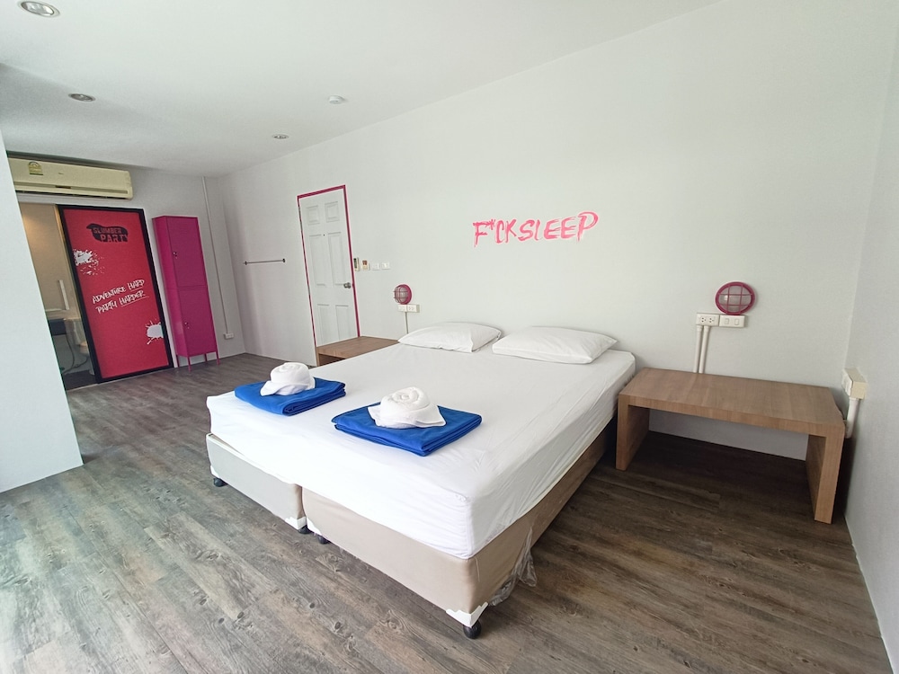 Double Room, 1 King Bed, Non Smoking, Private Bathroom - Photo 4
