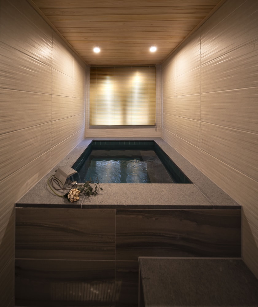 Luxury Suite - Photo 20
