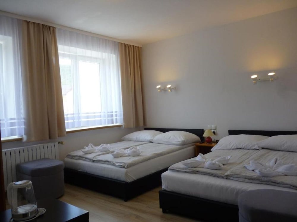 Quadruple Room (1) photo 3