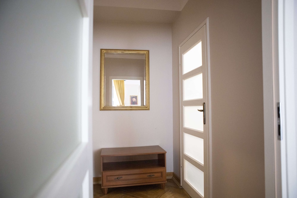 Exclusive Apartment, 2 Bedrooms, Private Bathroom photo 2