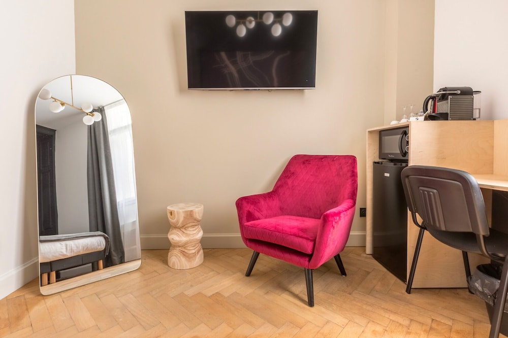 Premium Double Room, Ensuite - Photo 10