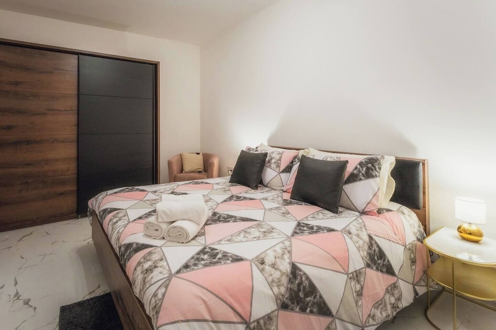 Apartment photo 3