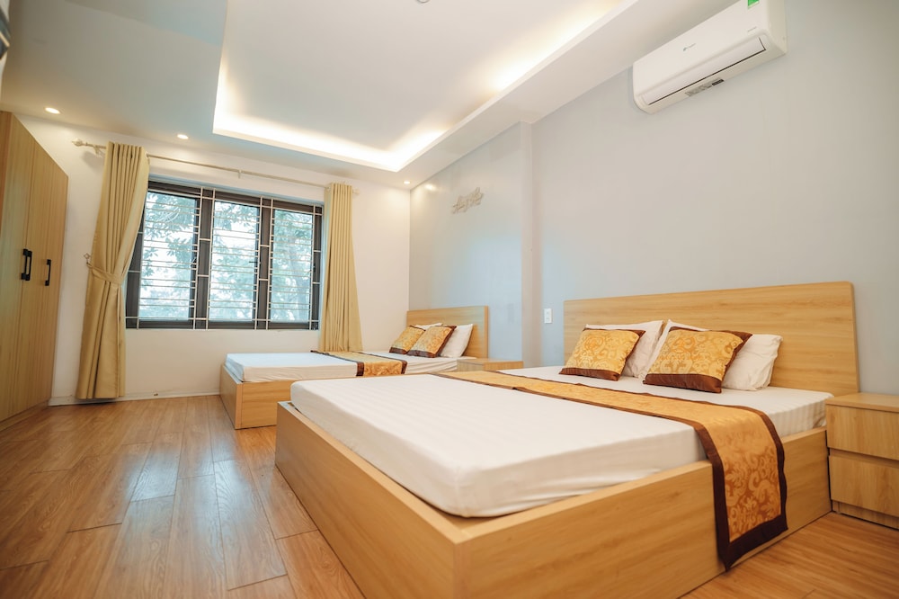 Luxury Quadruple Room, City View
