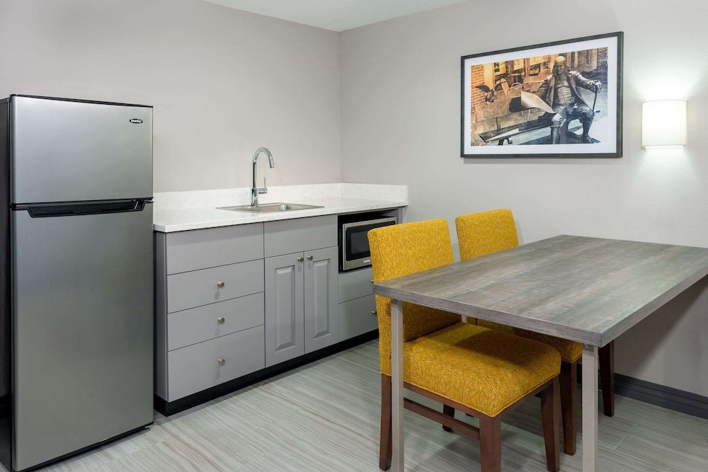 King Suite, Accessible, Kitchenette - Photo 6