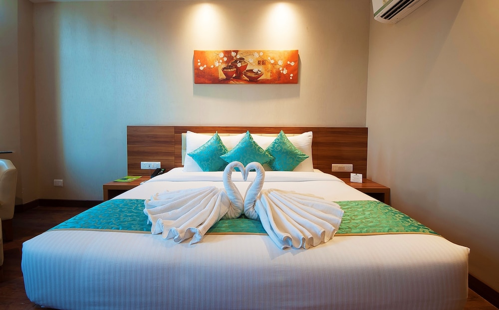 Deluxe Double or Twin Room, 1 Double Bed, Private Bathroom photo 3