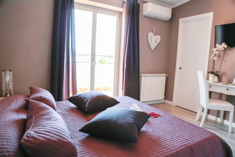 Deluxe Double Room, Terrace, City View photo 2