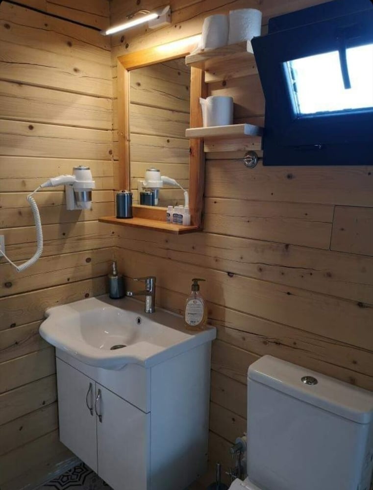 Standard Chalet photo 2