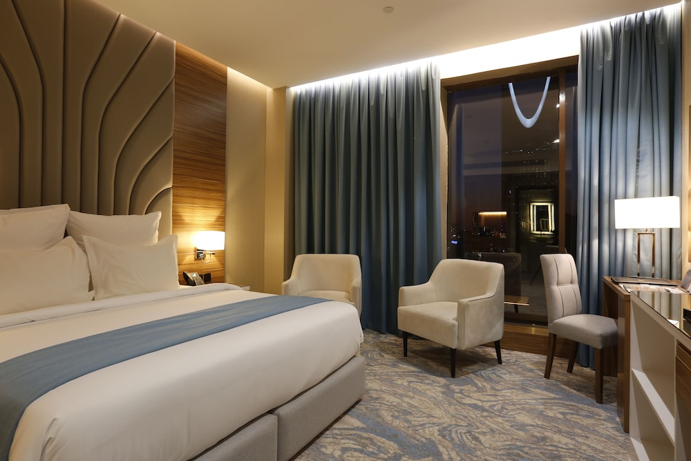 Business Suite thumbnail 5