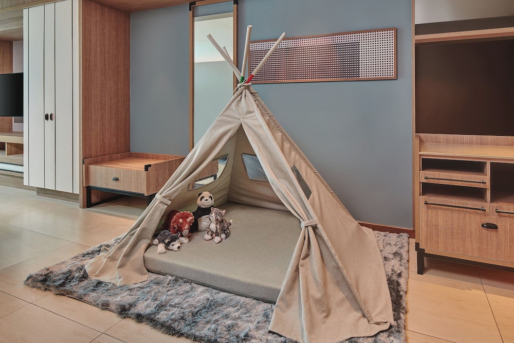Family Room, 2 Twin Beds - Photo 6